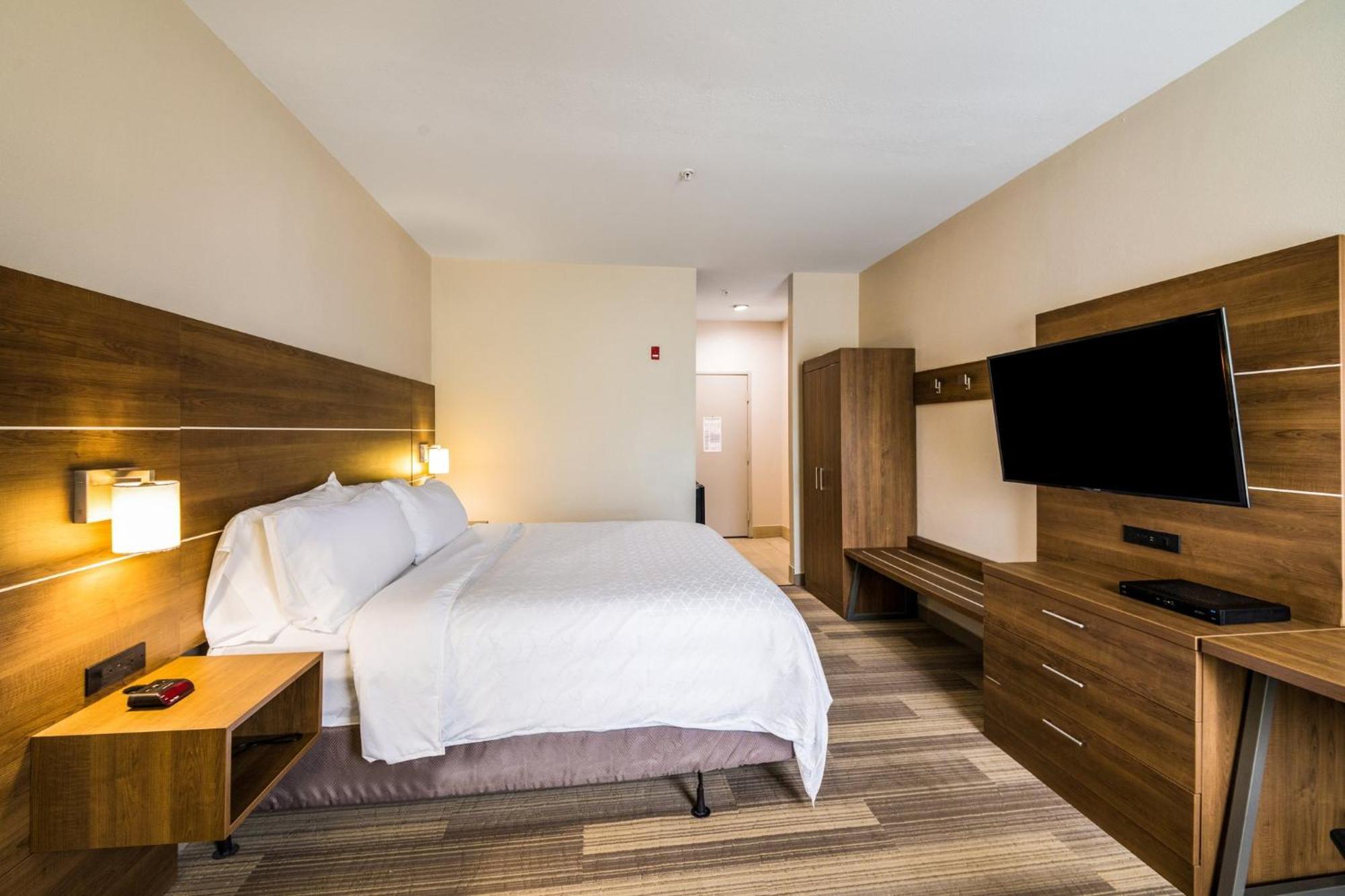 Holiday Inn Express Hotel & Suites Columbus By Ihg Экстерьер фото