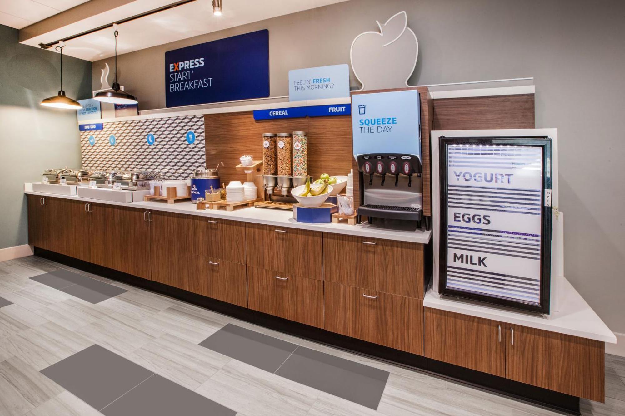 Holiday Inn Express Hotel & Suites Columbus By Ihg Экстерьер фото