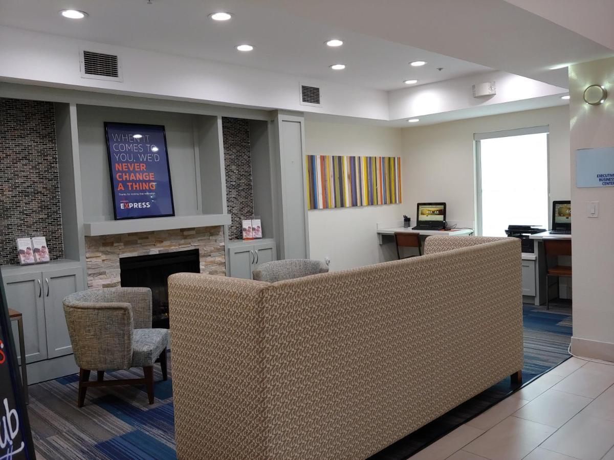 Holiday Inn Express Hotel & Suites Columbus By Ihg Экстерьер фото