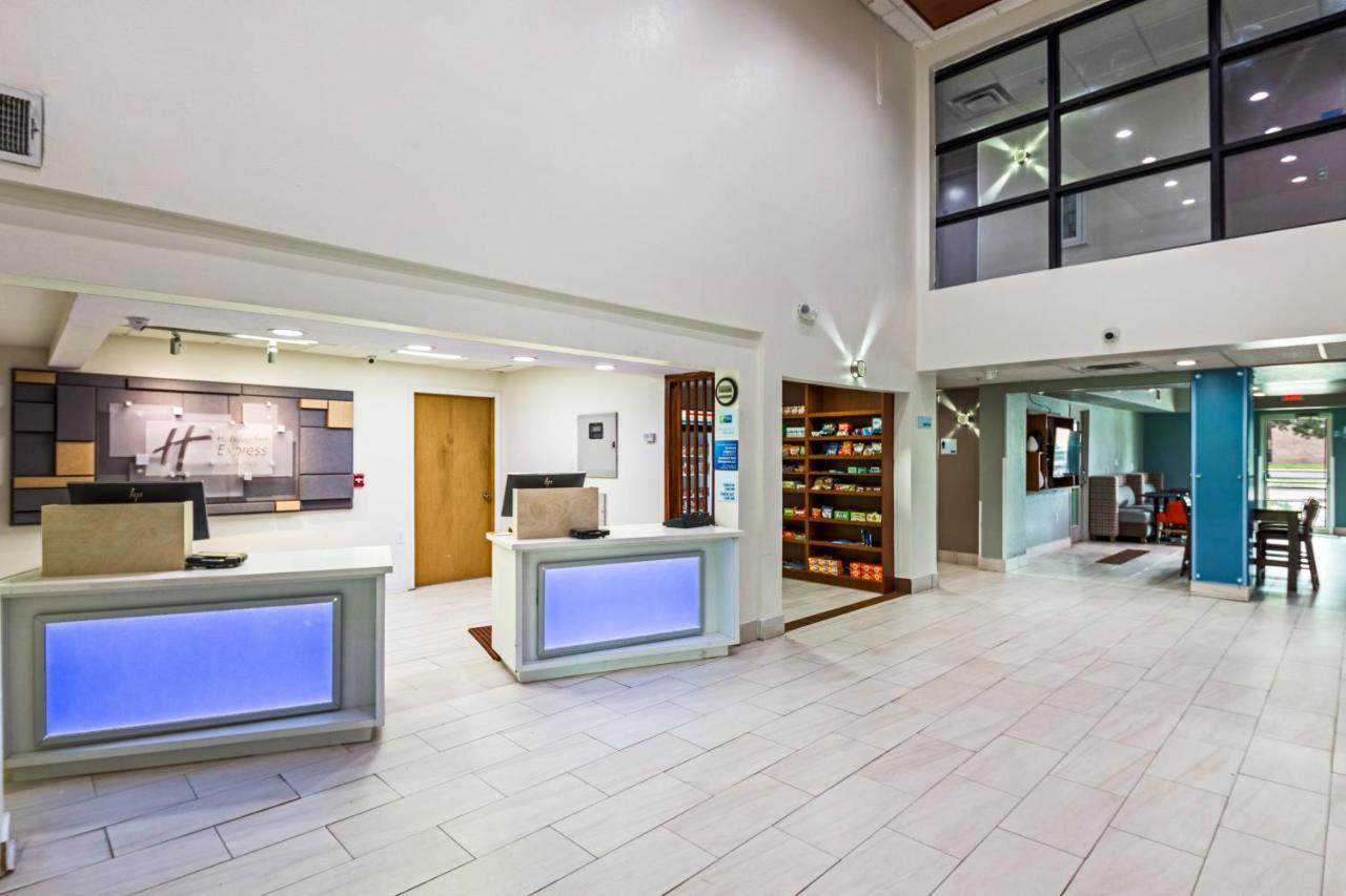 Holiday Inn Express Hotel & Suites Columbus By Ihg Экстерьер фото